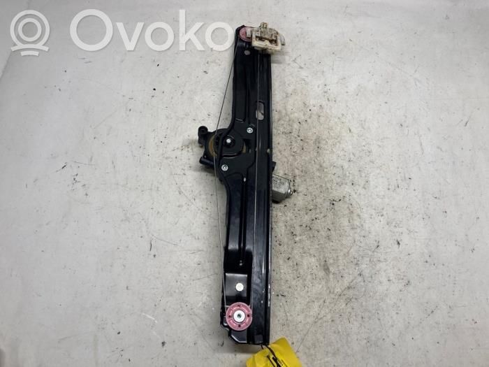 Fiat 500L Elektryczny podnośnik szyby drzwi przednich 