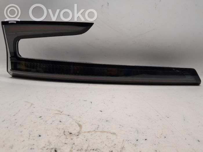 Renault Austral Aizmugurējais lukturis virsbūvē 