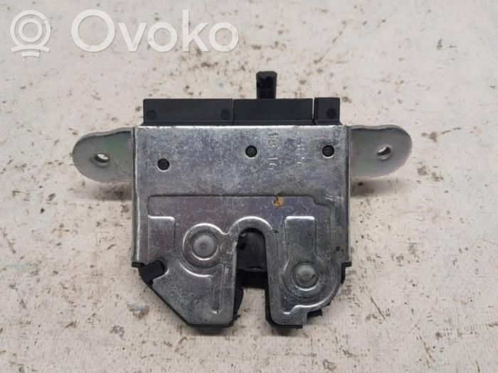 Opel Corsa E Zamek klapy tylnej / bagażnika 