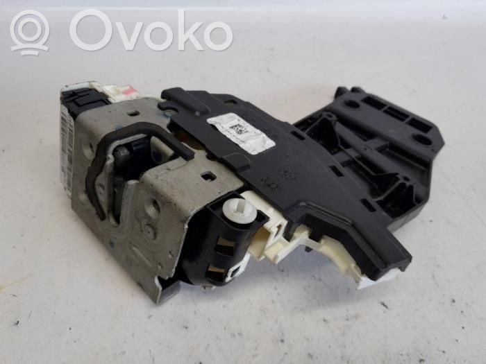 Jeep Compass Zamek drzwi tylnych 