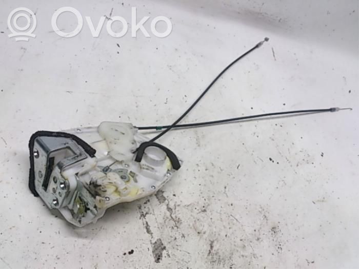 Suzuki Swift I Rear door lock 