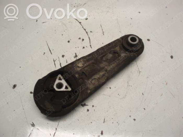 Engine mount bracket   8200338385A,112108827R,131031B02437,8200338385A