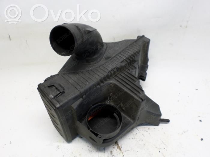 Renault Clio III Air filter box 