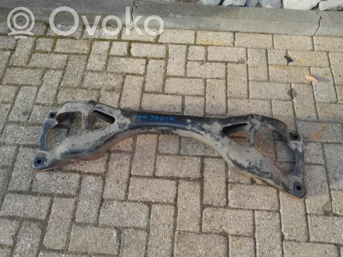 Volkswagen Touareg I Front subframe 