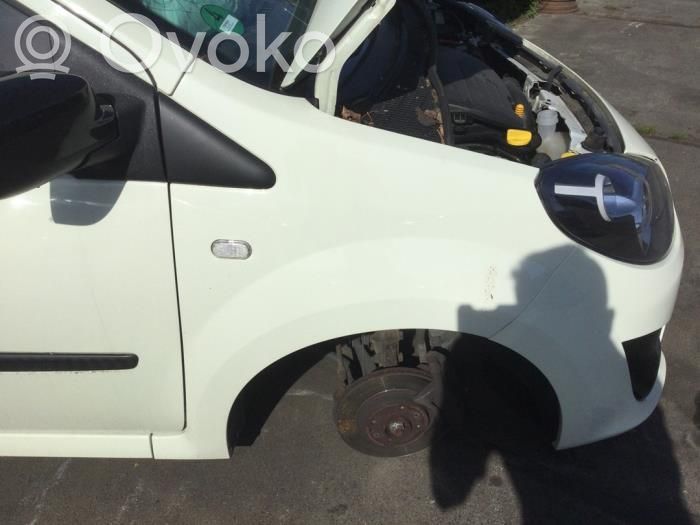 Renault Twingo II Front arch 