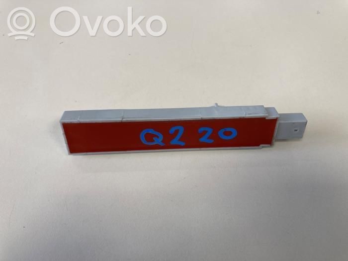 Audi Q2 - Keyless system antenna 