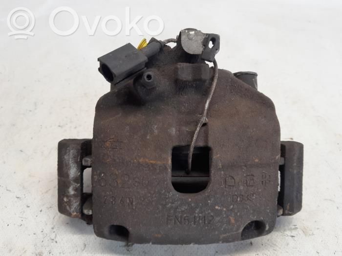 Fiat 500 Zacisk hamulcowy przedni 