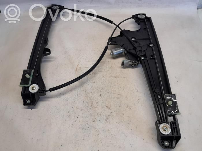 Renault Austral Front door window regulator with motor 