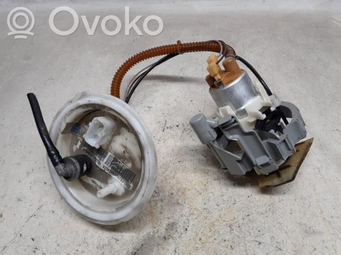 BMW 7 E65 E66 Polttoainesäiliön pumppu 