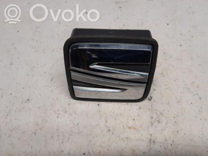 Seat Leon IV Moldura del asa de la puerta traser 