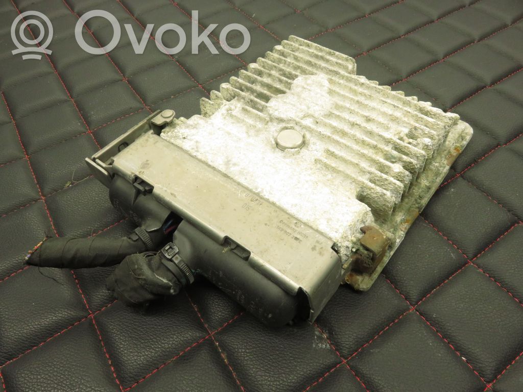Volkswagen PASSAT B7 Engine control unit/module 