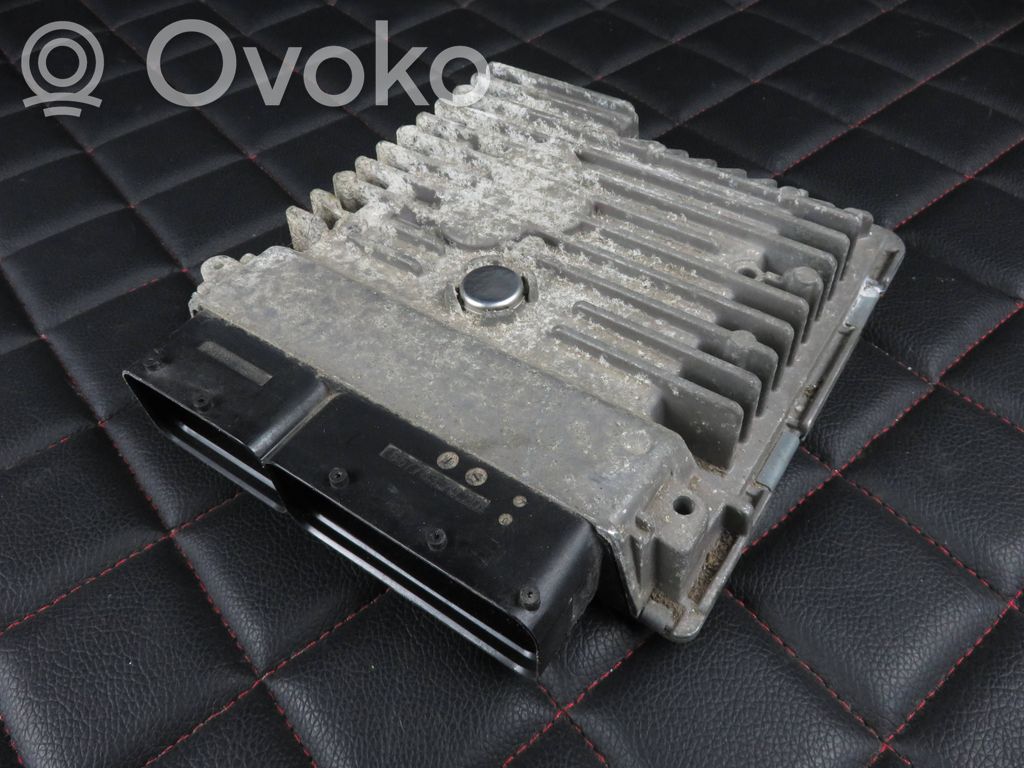 Volkswagen Golf VI Engine control unit/module 