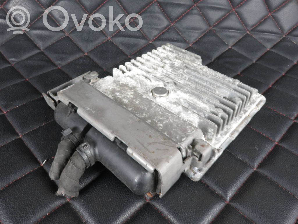 Volkswagen Golf VI Engine control unit/module 