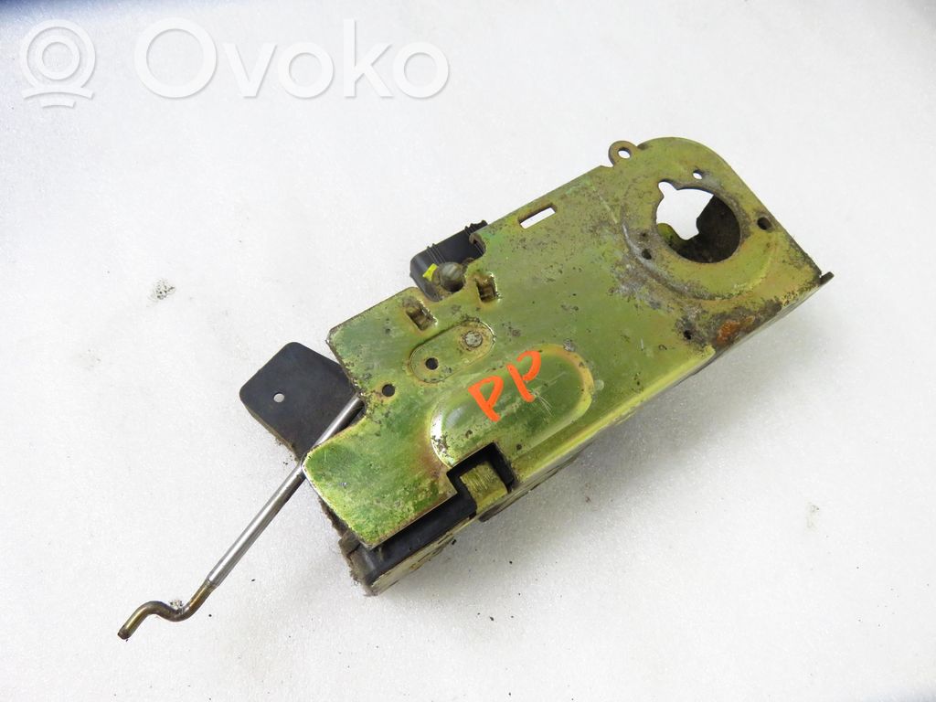 Priekinė durų spyna   YC1AV21812CH