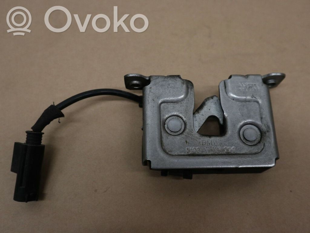 Spyna variklio dangčio   7115223