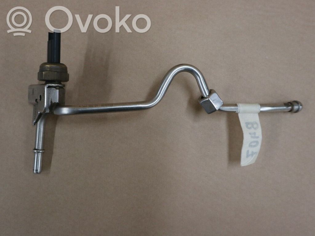 BMW 3 E90 E91 Fuel line pipe 