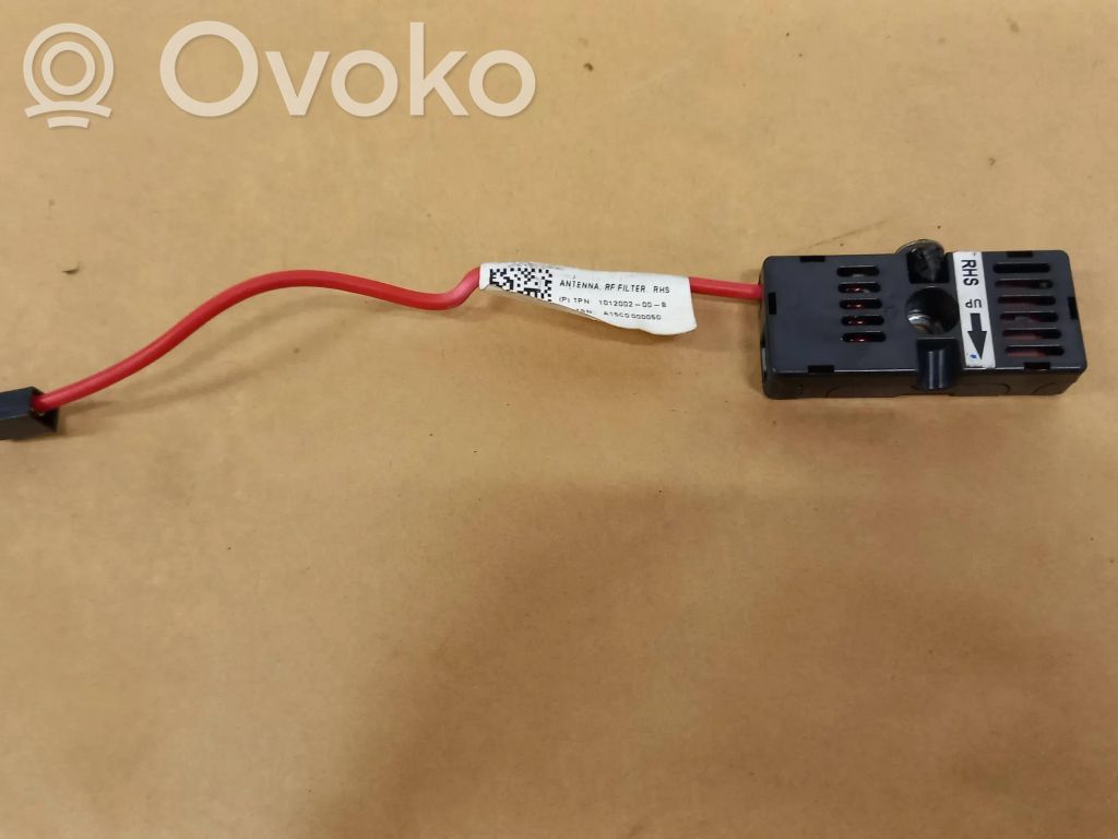 Tesla Model S Pystyantennin suodatin 