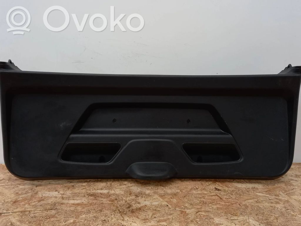 BMW i3 Tailgate trim 