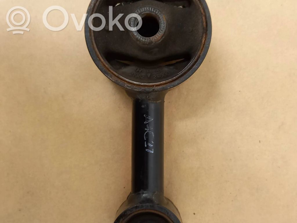 KIA Sportage Engine mount bracket 