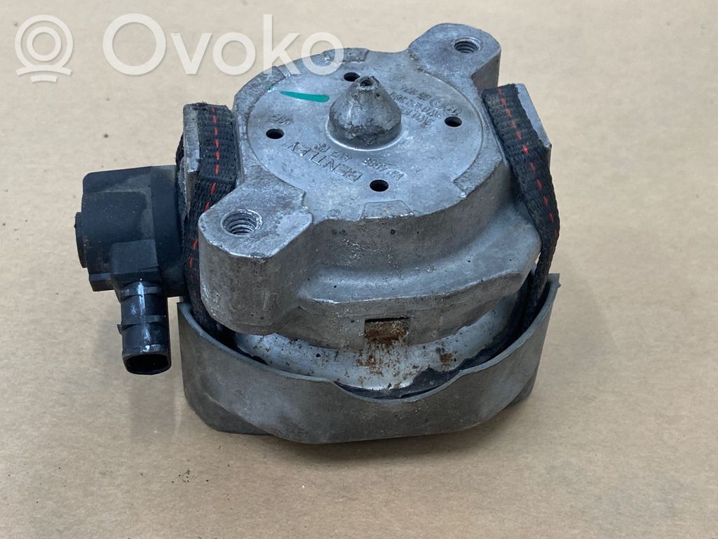 Bentley Continental Engine mount bracket 