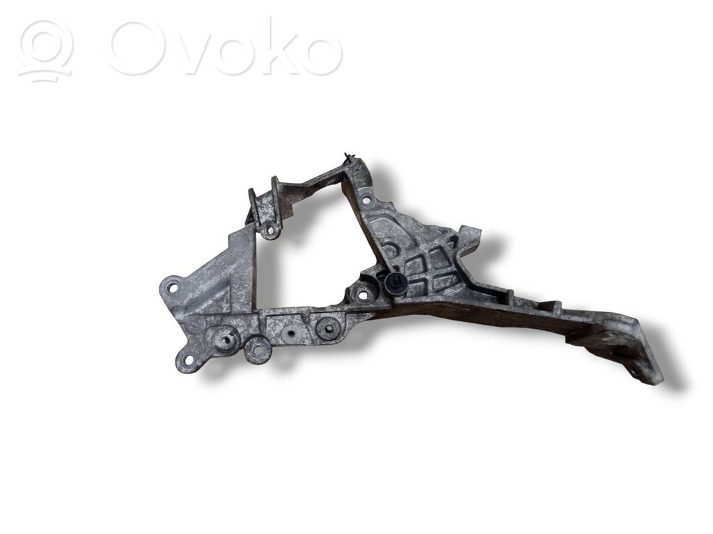 Land Rover Discovery Sport Engine mounting bracket 