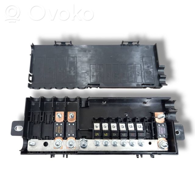 Jaguar XE Juego de caja de fusibles 