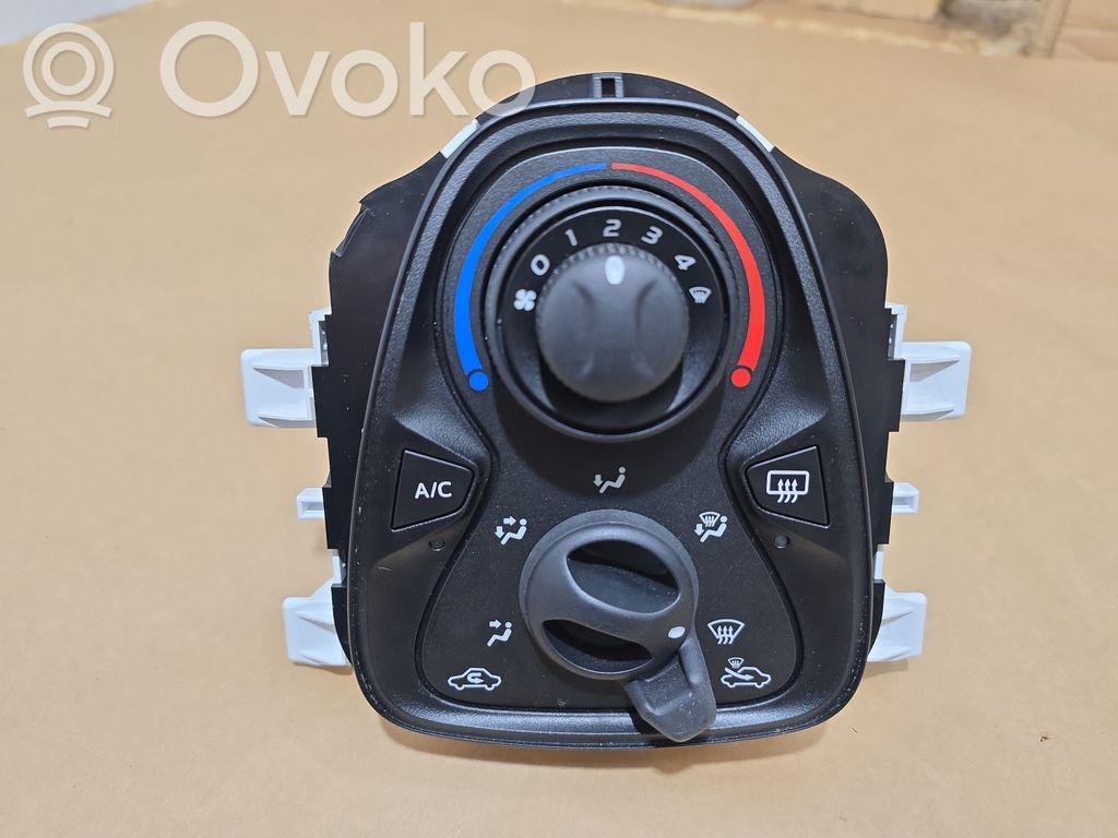 Peugeot 108 Climate control unit 