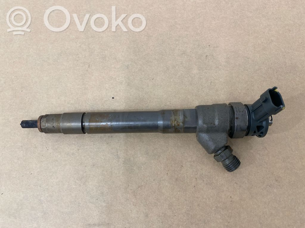 Mercedes-Benz C W205 Fuel injector 