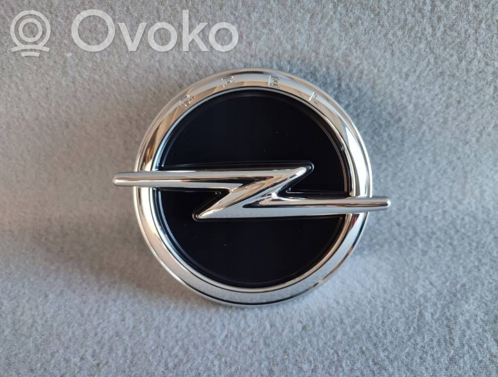 Opel Corsa F Emblemat / Znaczek 