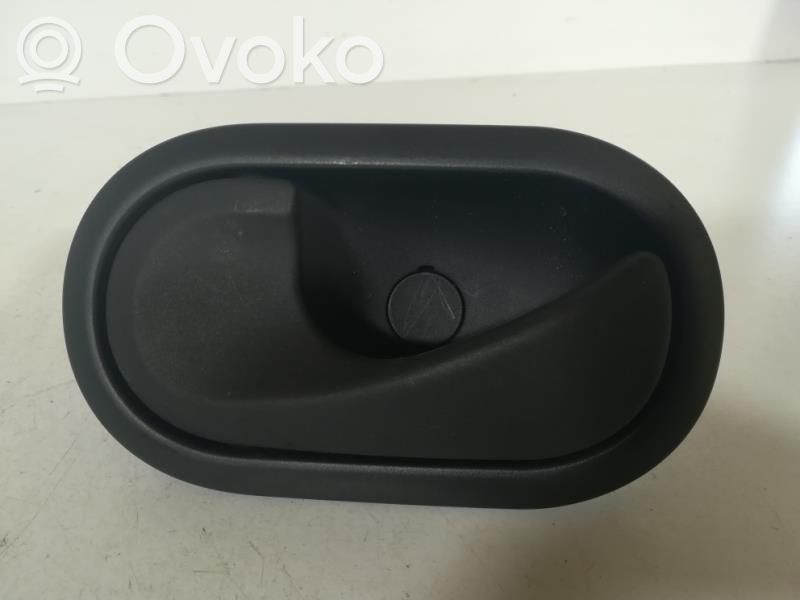 Renault Clio III Manecilla interna puerta trasera 