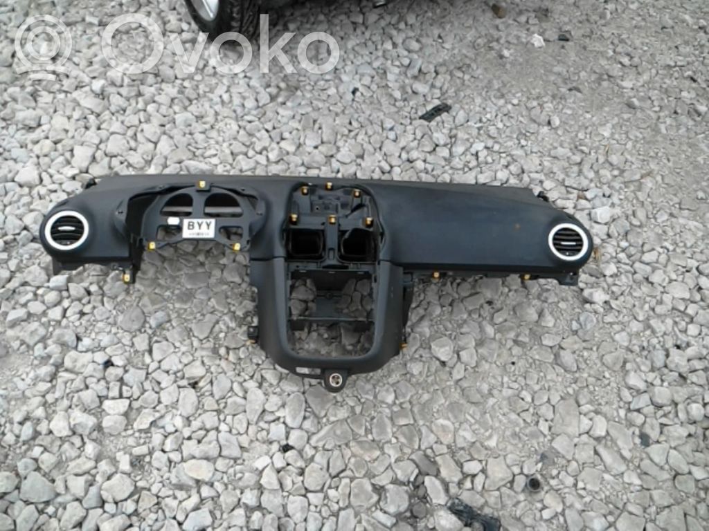 Opel Corsa D Panelis 