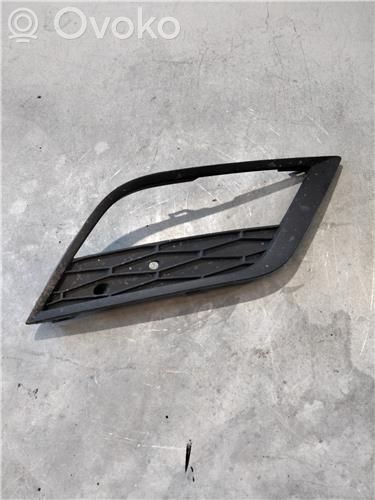 Seat Leon (5F) Etupuskurin alempi jäähdytinsäleikkö 