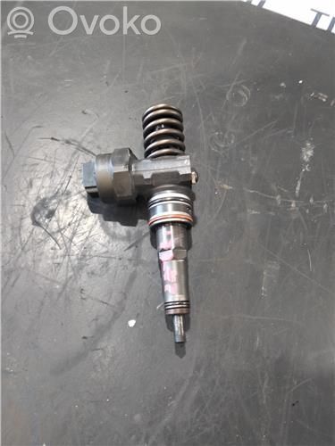 Volkswagen Golf V Inyector de combustible 