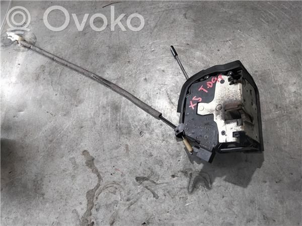 BMW X5 E53 Takaoven lukko 