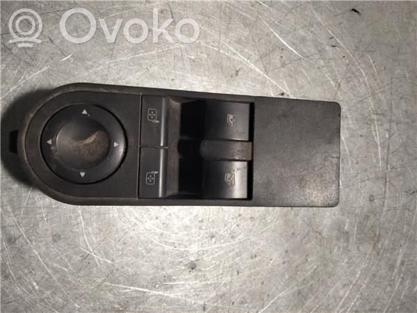 Opel Astra H Przyciski szyb 
