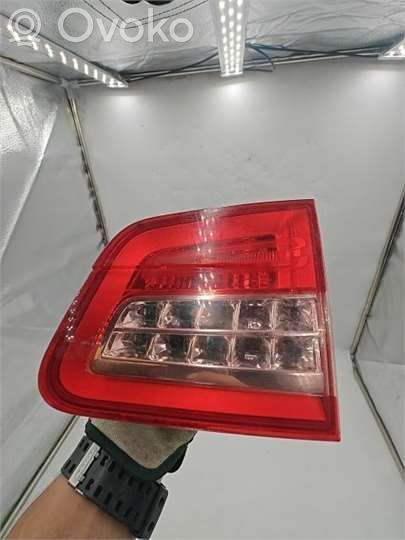 Lámpara de faros/luces traseros