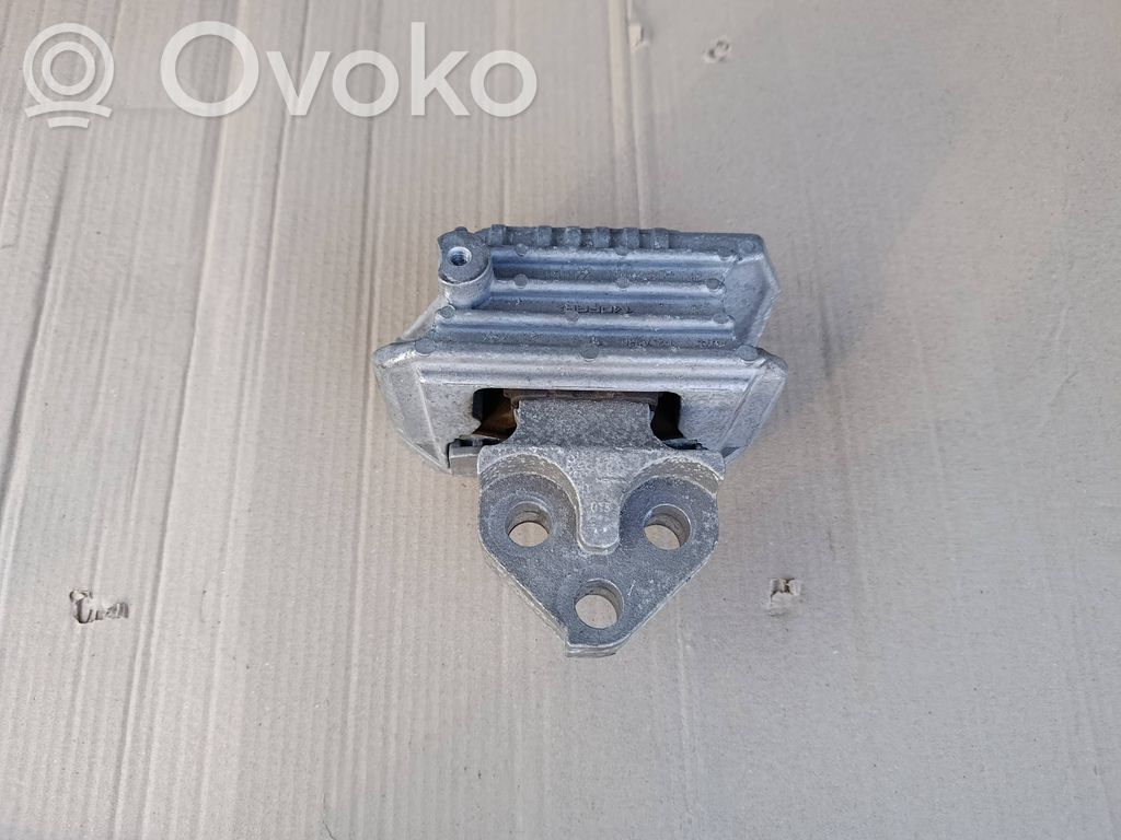 Jeep Renegade Engine mounting bracket 