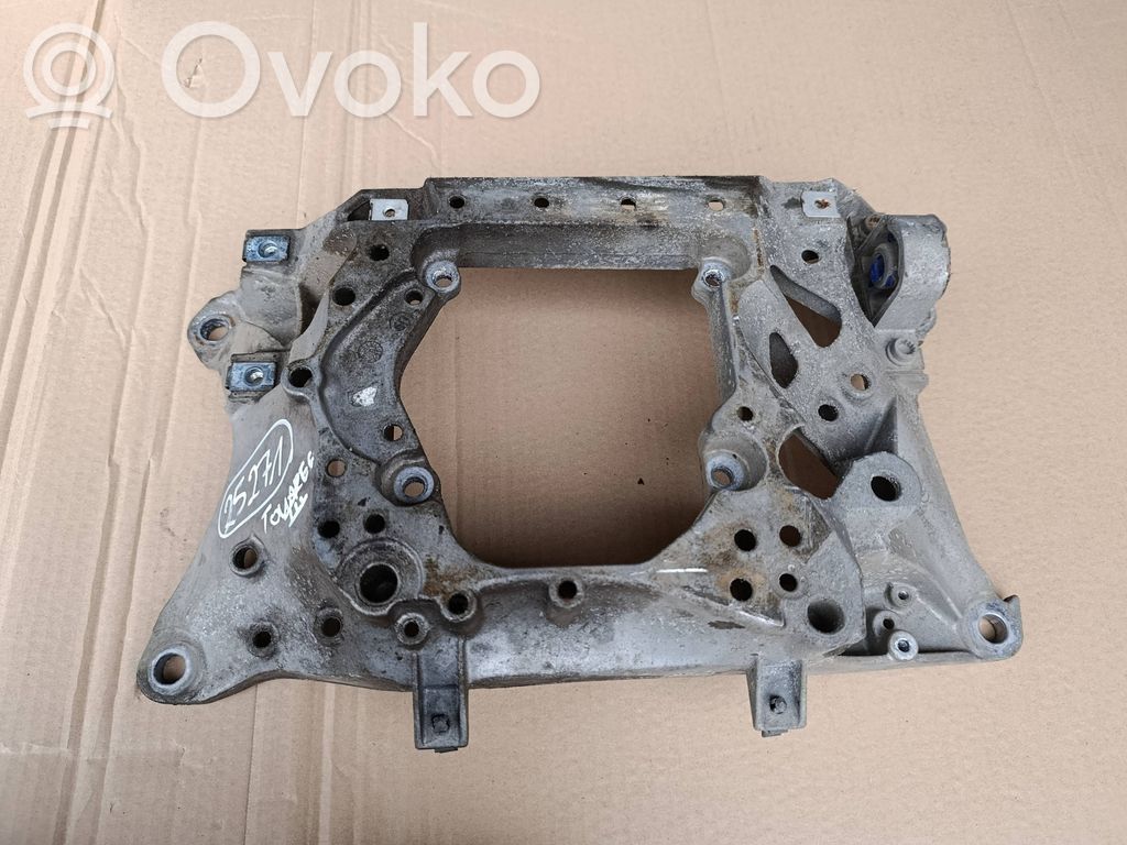 Volkswagen Touareg III Gearbox mounting bracket 