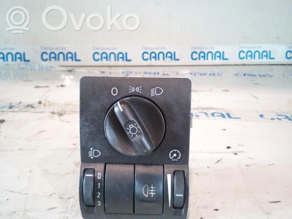 Light switch   9116613
