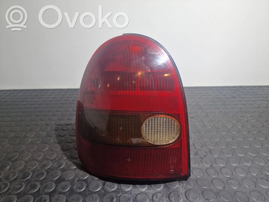 Opel Corsa B Aizmugurējais lukturis virsbūvē 