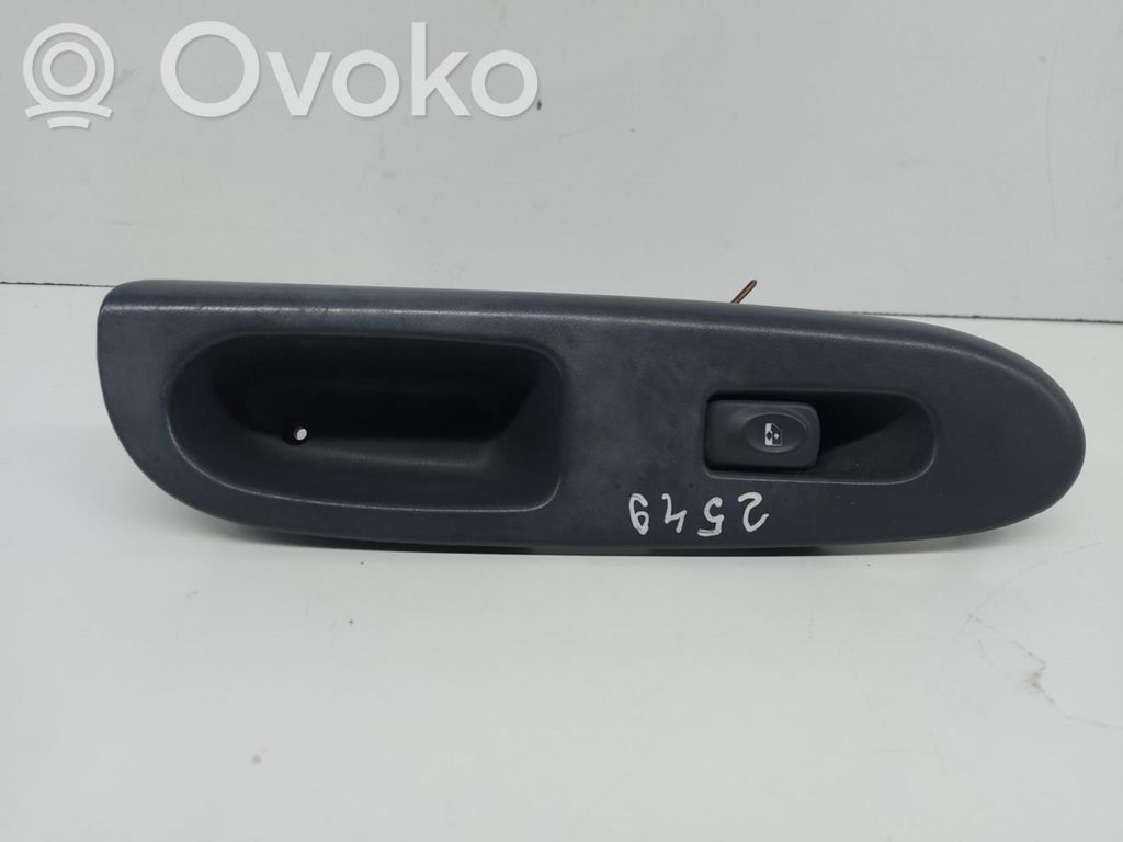 Renault Clio I Interruptor del elevalunas eléctrico 