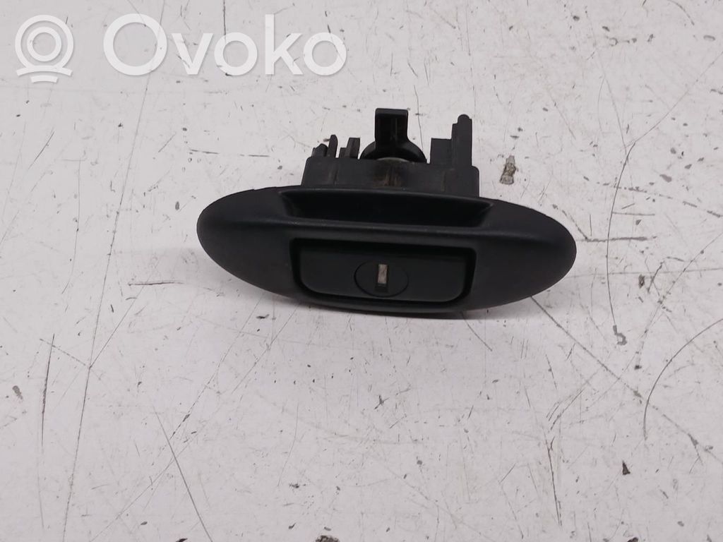 Tailgate/trunk/boot lock/catch/latch