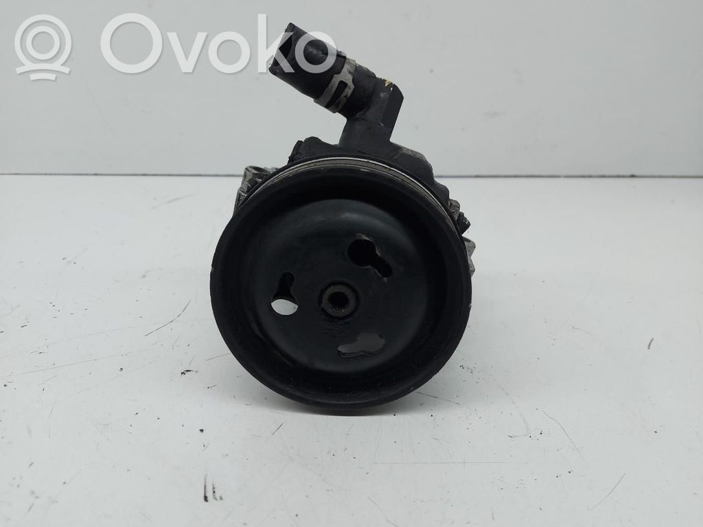 Ford Fiesta Ohjaustehostimen pumppu 