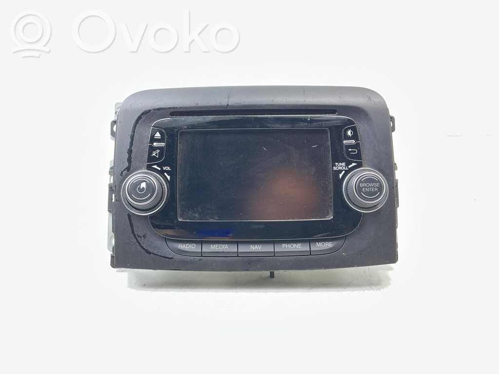 Fiat 500L Panel / Radioodtwarzacz CD/DVD/GPS 