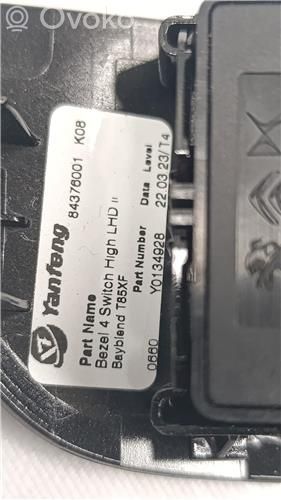 Opel Astra K Electric window control switch 