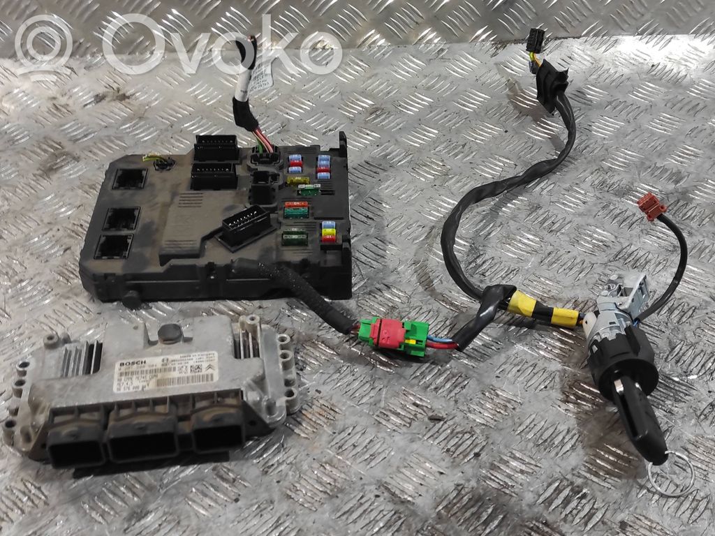 Peugeot 1007 Engine control unit/module 