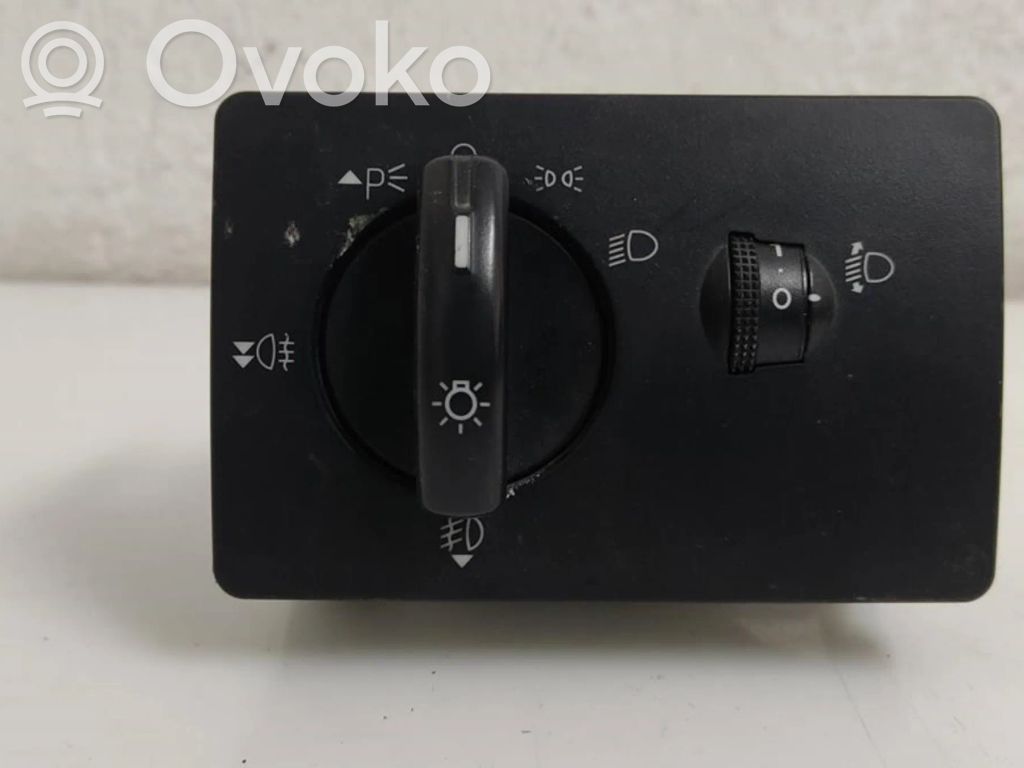 Lukturu slēdzis   4M5T13A024LA