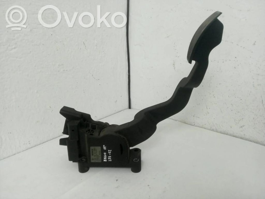 Accelerator throttle pedal   517856400