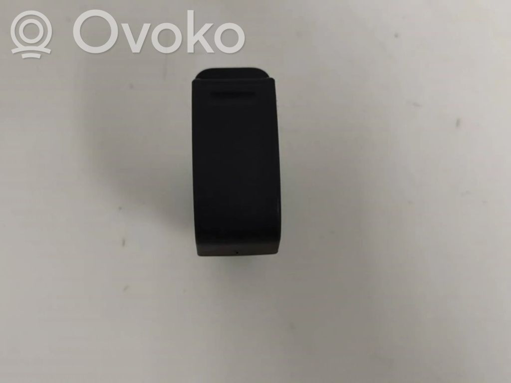 Electric window control switch   848100HC10A