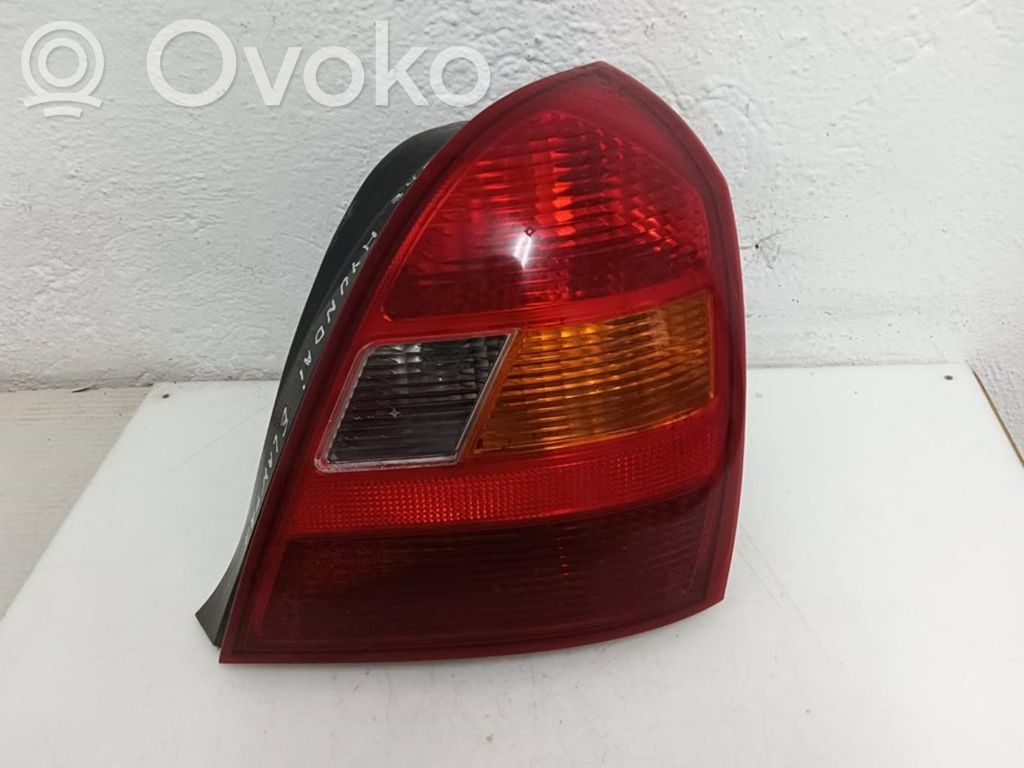 Hyundai Elantra Aizmugurējais lukturis virsbūvē 